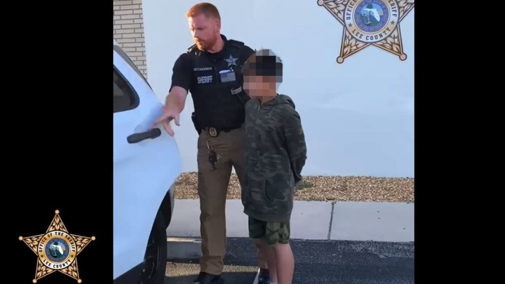 Un niño es arrestado por amenazar con un tiroteo masivo en su colegio tras la matanza de Texas