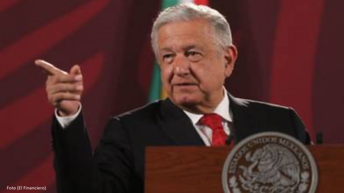 AMLO asegura dar plazas a médicos que enfrentaron pandemia de COVID-19
