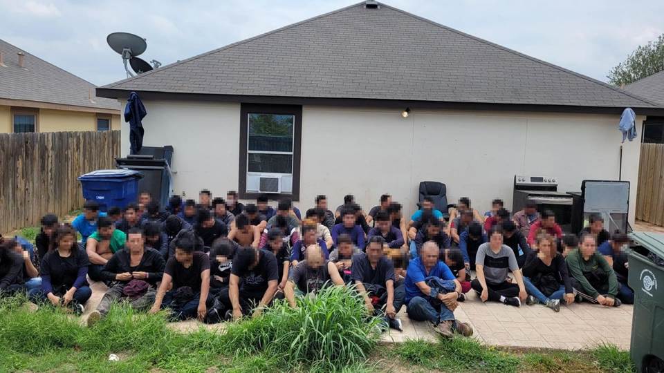 Encuentran altar a la Santa Muerte con operativo contra ilegales