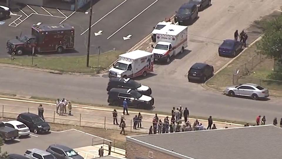 Tragedia en primaria de Texas: suman 15 muertos por tiroteo