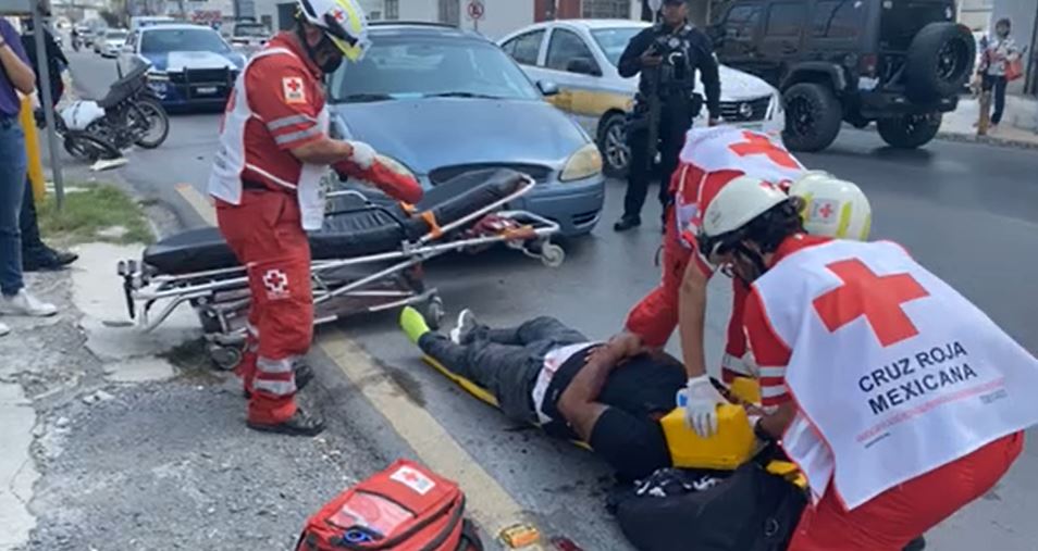 Choque deja a motociclista en grave estado 