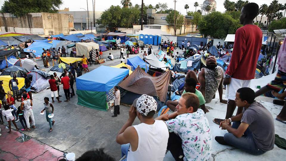 Aceleran movilidad de repatriados por albergues saturados por migrantes