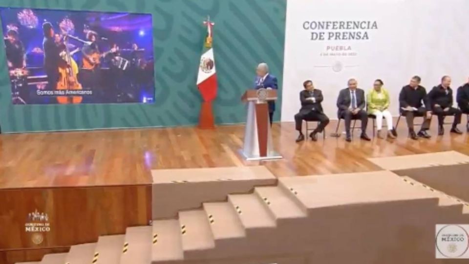 “Somos más americanos”: AMLO responde con los Tigres del Norte a gobernador texano
