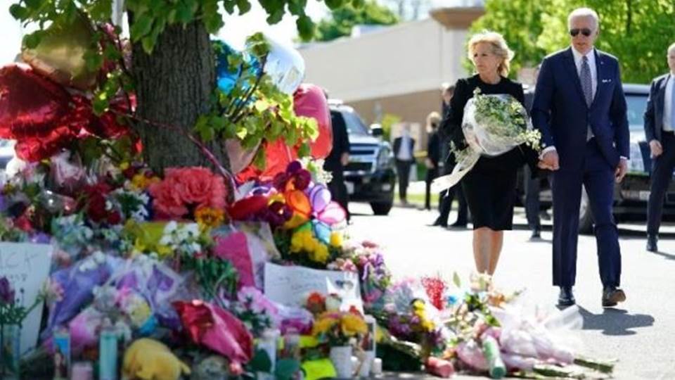 Biden califica matanza en Buffalo de «terrorismo» y advierte sobre supremacismo blanco
