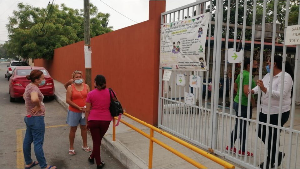 Protestan en kínder de Tampico por falta de maestra