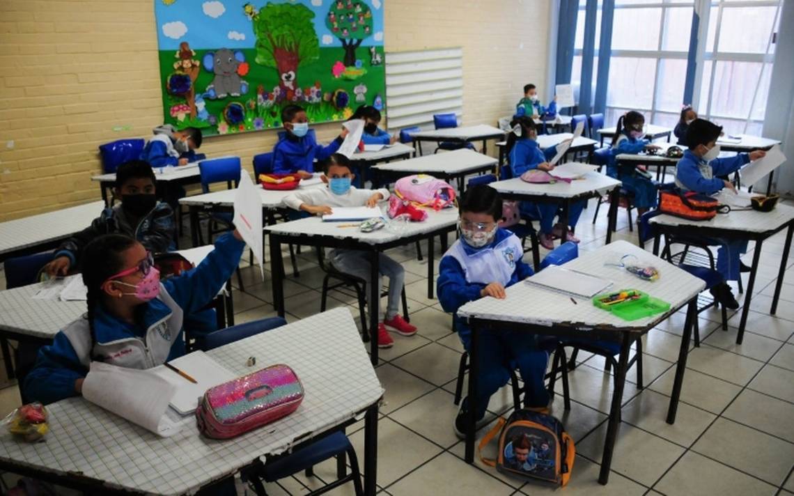 Uso del cubrebocas es opcional en espacios abiertos de escuelas