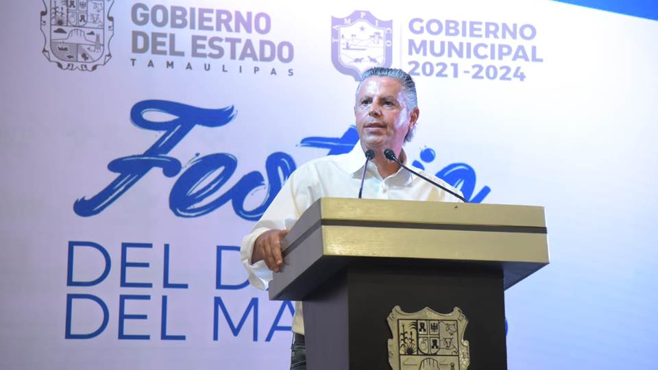 Solicita Chucho Nader permiso para separarse de su cargo       