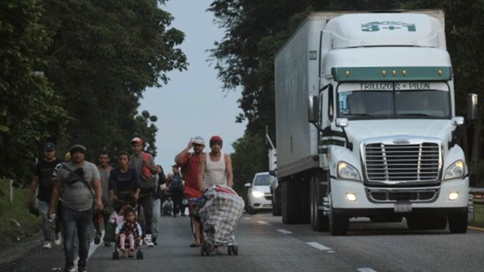 Regresan a más de 400 migrantes a sus lugares de origen