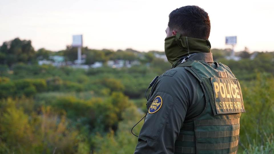 Refuerza Gobierno de EU seguridad en la frontera por oleada de migrantes