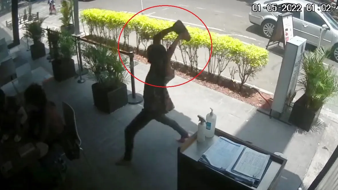 Sujeto ataca a menor, le lanza piedra en la cabeza