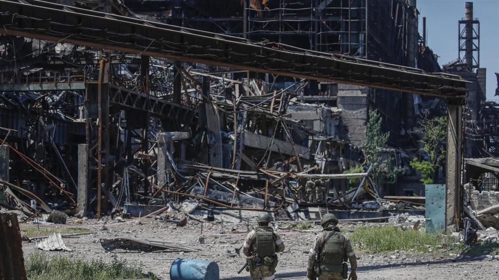 Otros 100 civiles muertos son encontrados en Mariúpol durante bombardeos rusos