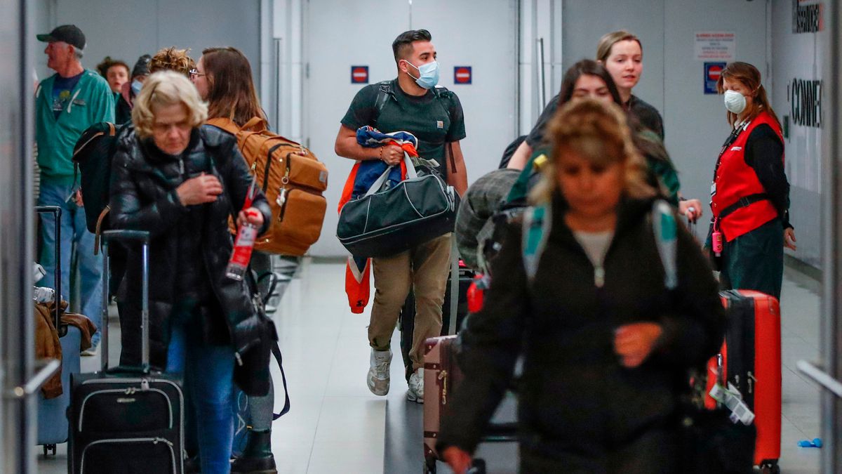 Quitará Estados Unidos medida de la prueba negativa de Covid-19 para viajes aéreos