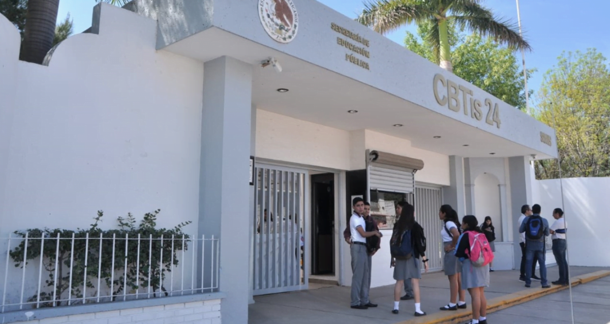 Alumnos del CBTis 24 regresarán a clases en línea tras confirmar 11 casos de COVID