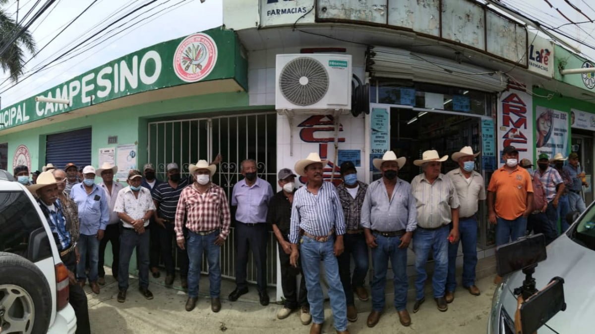 Ejidatarios toman instalaciones del Comité Campesino; argumentan desvío de recursos