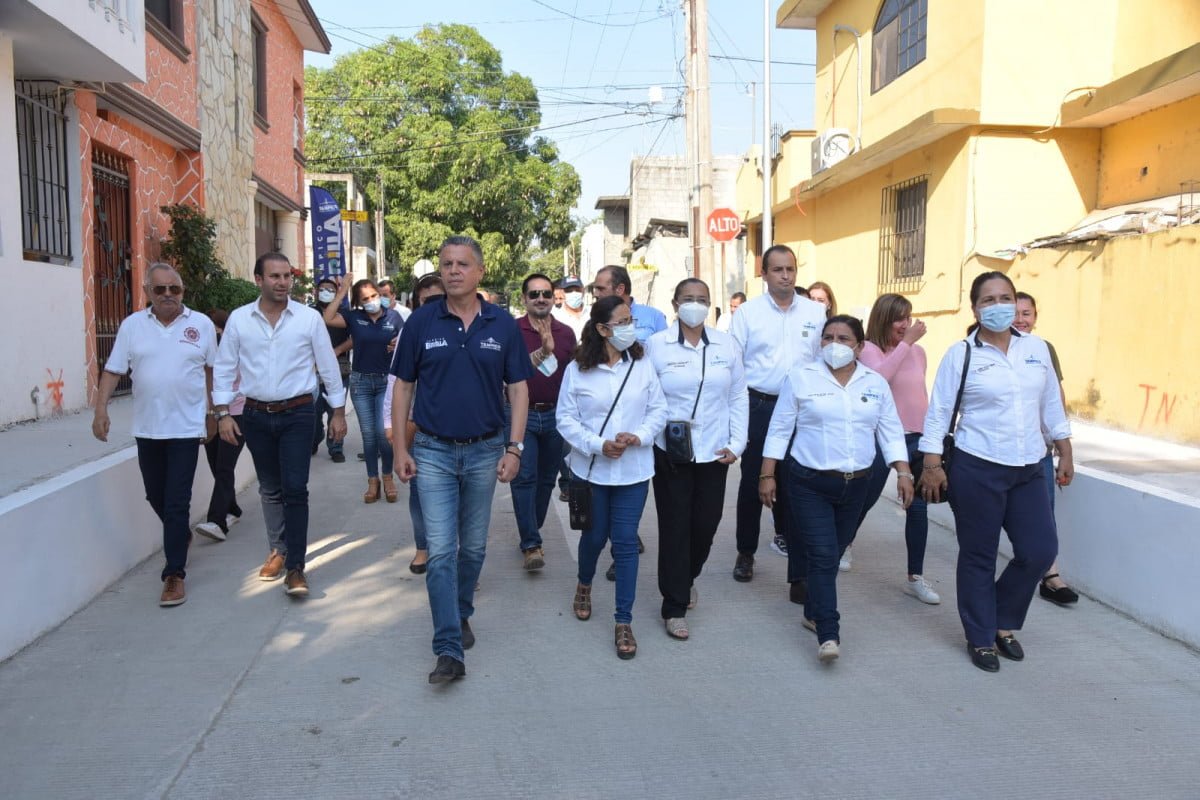 Entrega Chucho Nader obra de pavimentación en la Niños Héroes