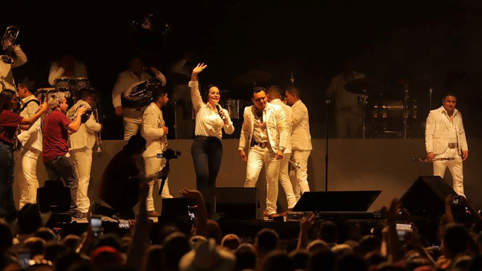 Al menos 60 mil neolaredenses viven fiesta del 174 Aniversario de la ciudad