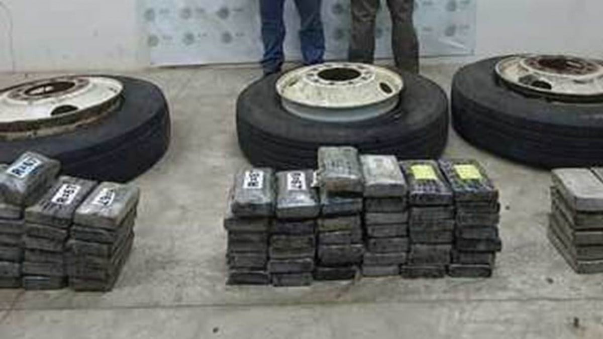 Traían neumáticos llenos de droga, lo descubren en la frontera
