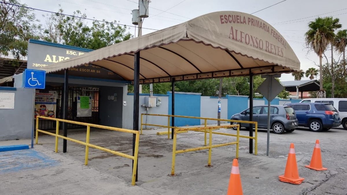 Reanudan clases presenciales en primaria tras descartar casos COVID