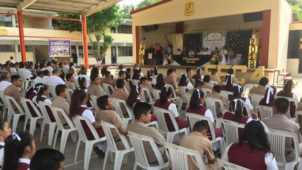 Graduaciones serán limitadas ante aumento de contagios COVID