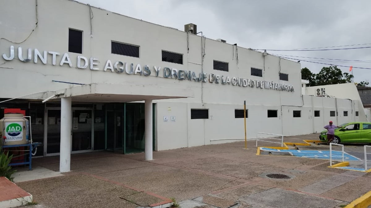 Rehabilita caídos la Junta de Agua y Drenaje con apoyo de usuarios