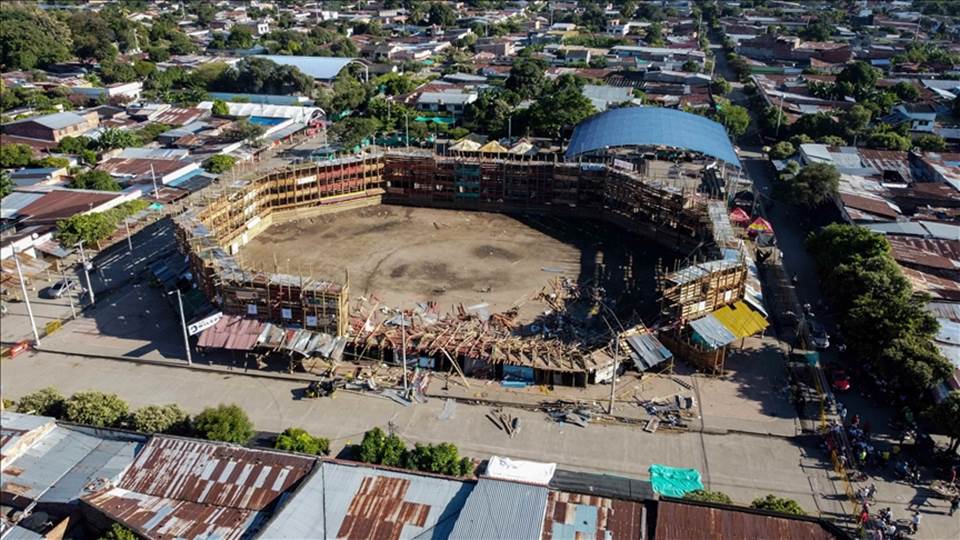 5 muertos y 500 personas heridas tras desplome de tribuna en plaza de toros