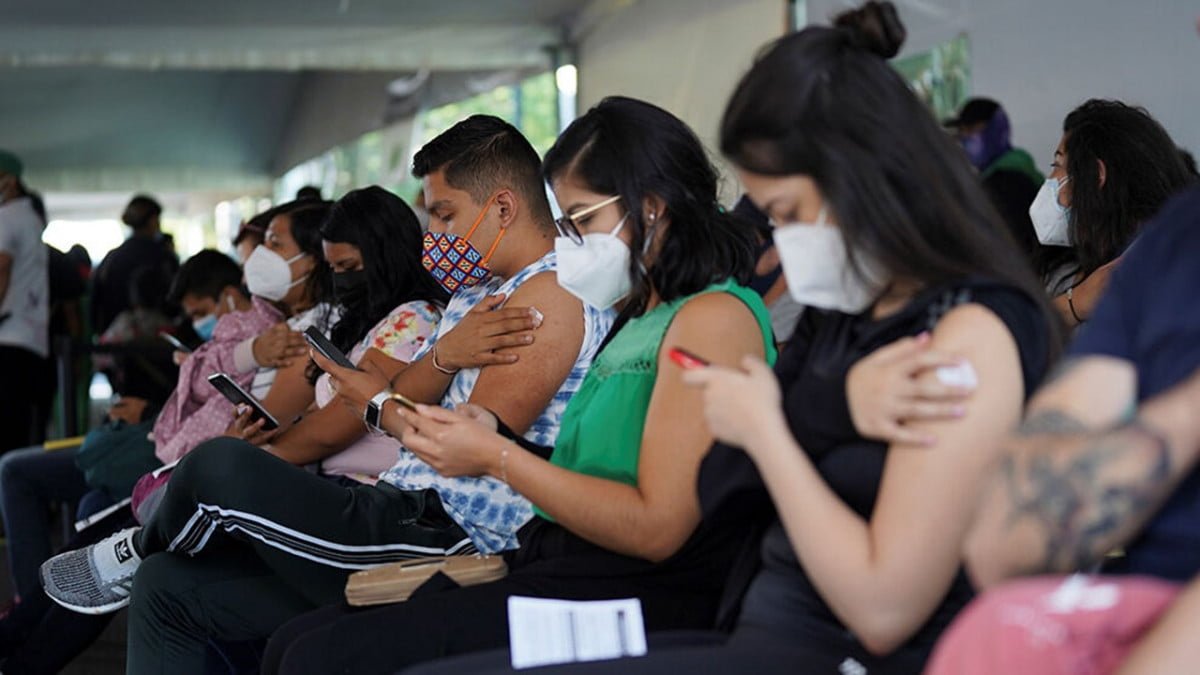 Piden a padres de familia llevar desayunados e hidratados a sus hijos a la vacunación anticovid