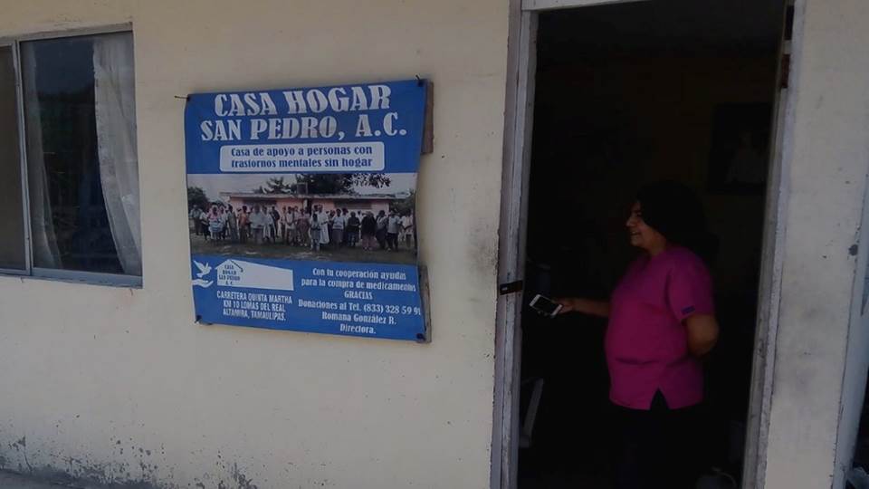Surte agua COMAPA Altamira con pipas a la casa-hogar San Pedro