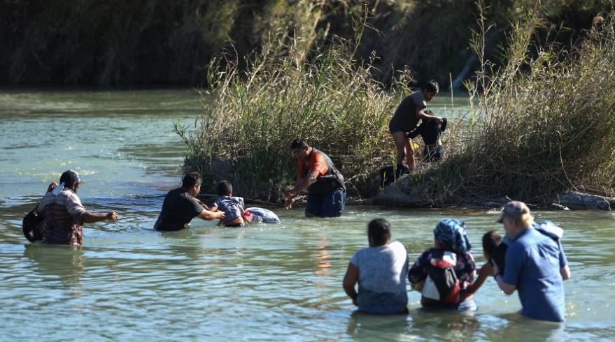 Reclaman cuerpo de menor de 10 años ahogado en río Bravo