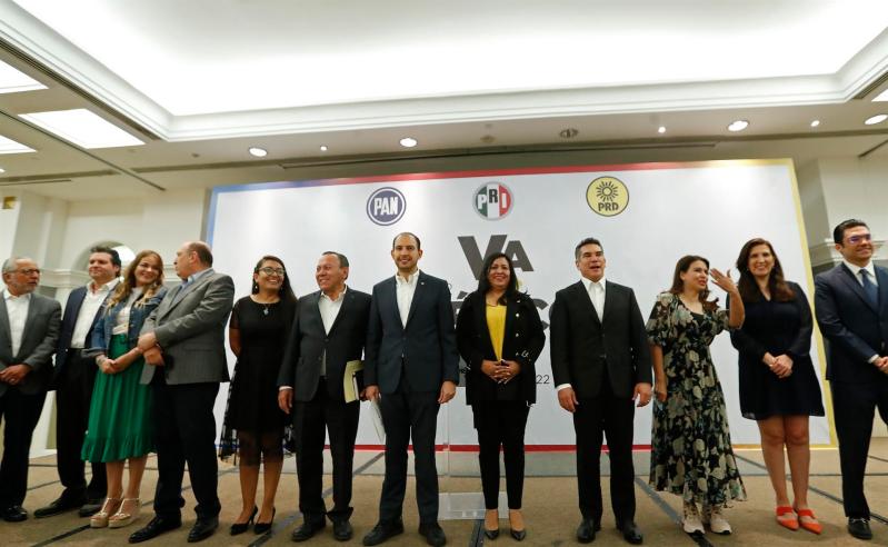“Solo se dedican a estorbar”, dice AMLO a la coalición Va por México