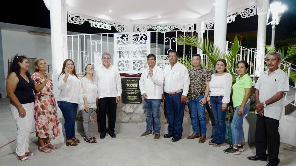 Entrega Armando Martínez Manríquez nuevo kiosco en la comunidad Lomas del Real
