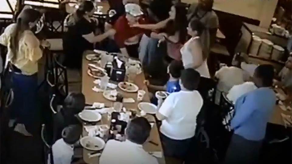Sufre atragantamiento mujer en restaurante y la salvan con maniobra de Heimlich Nuevo Laredo
