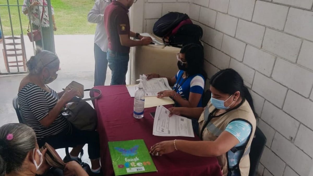 Llevan módulo de afiliación a 65 y más a parque de Matamoros