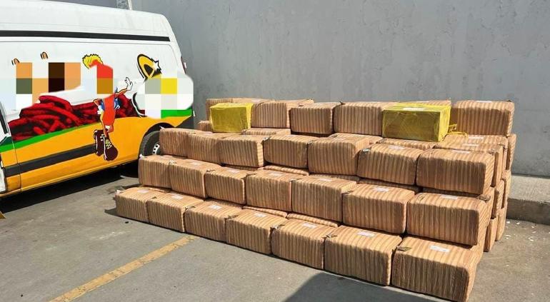 Aseguran 211 kilos de marihuana en camioneta de frituras clonada