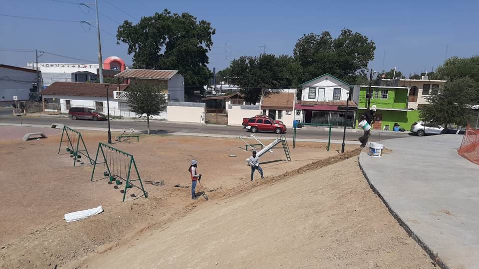 Rescata Gobierno de Carmen Lilia Canturosas la plaza Simón Bolívar