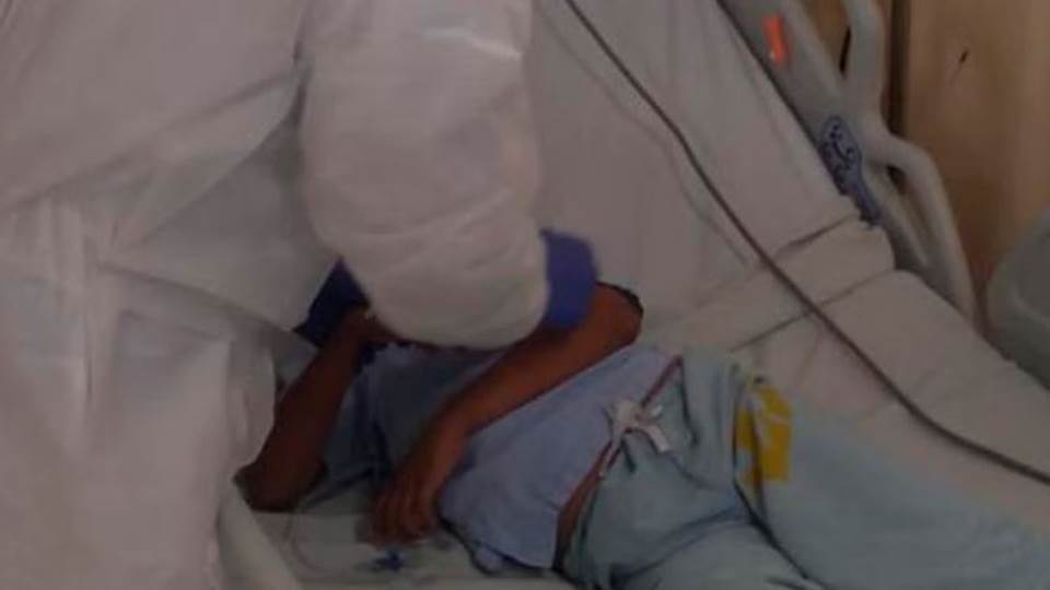 Fallece niño de 3 años por “graves lesiones”; su mamá y padrastro fueron detenidos