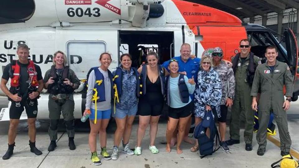 Rescatan a 7 tripulantes tras impacto de un rayo en bote en Golfo de México