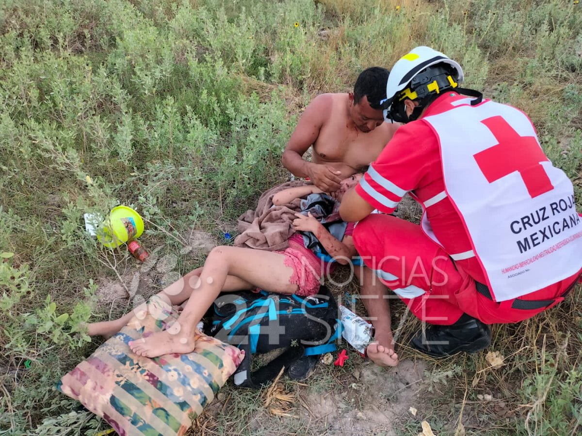Regios vuelcan en “El Mezquital”, se reportan 11 lesionados