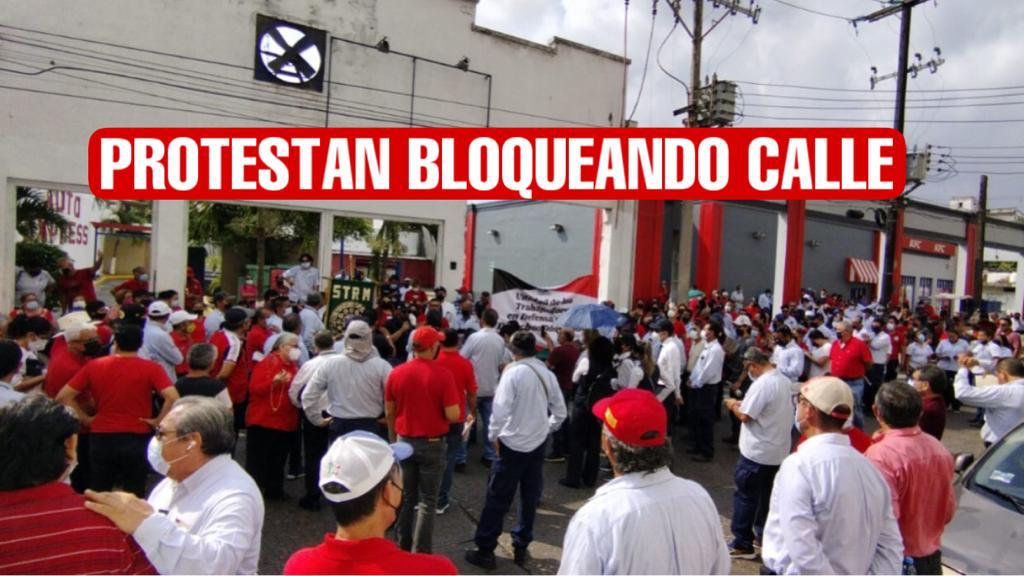 Protestan bloqueando calle de Tampico 