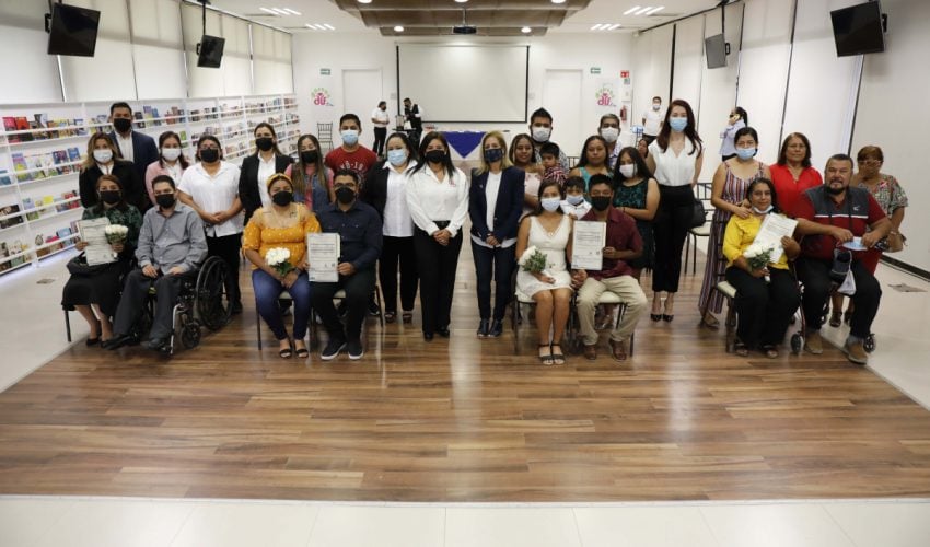 Entrega DIF Tamaulipas actas de matrimonios colectivos