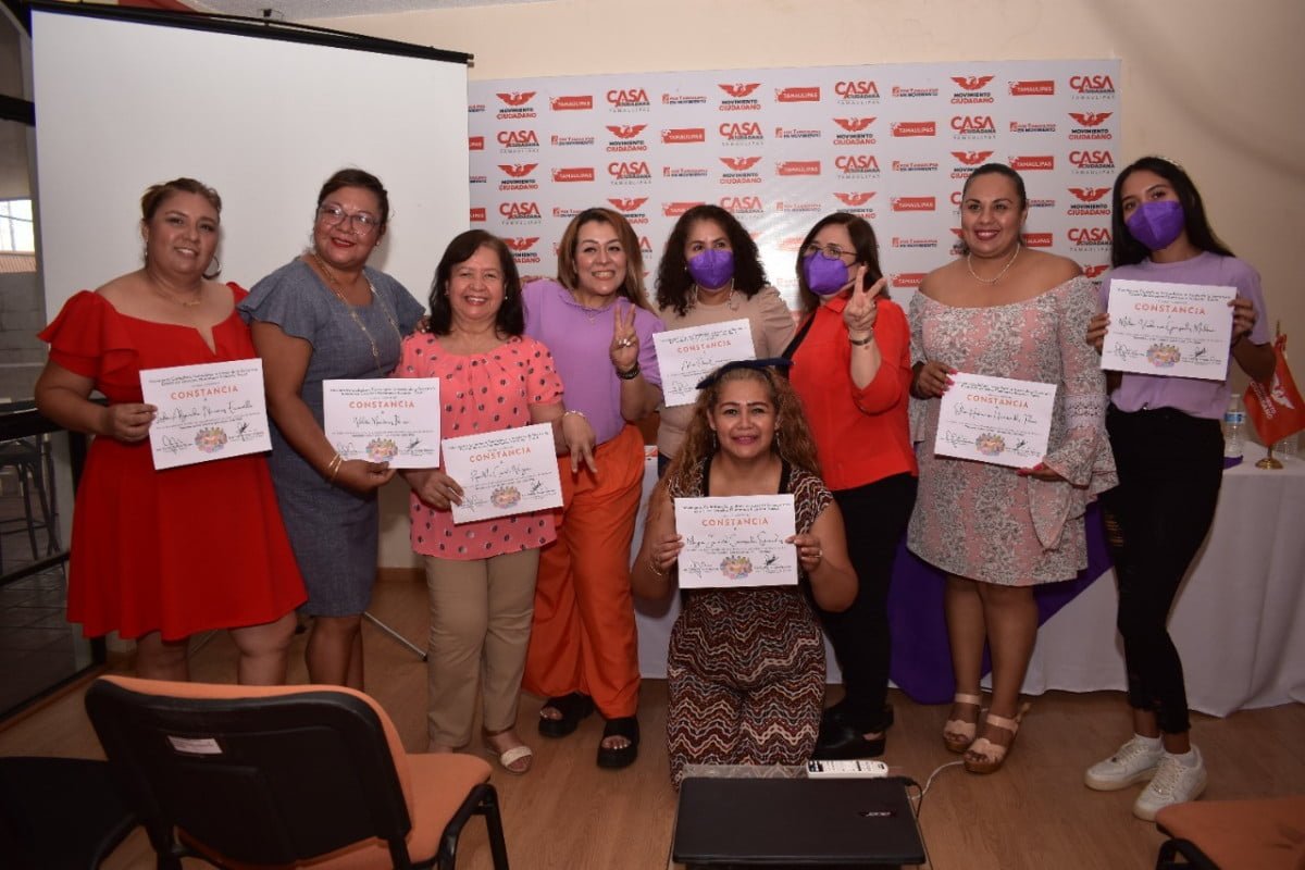 Recibe constancias la primera generación de «Sanemos juntas»