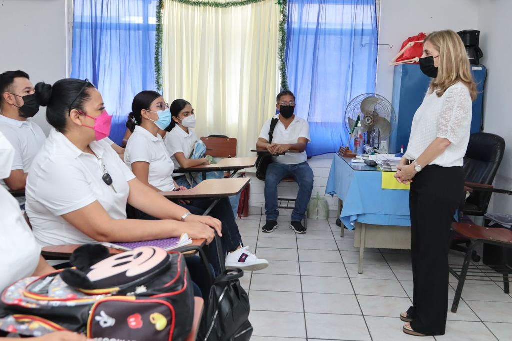 Inicia DIF Tampico cursos de enfermería, repostería y belleza