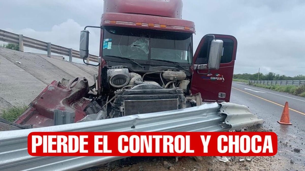 Pierde control de tractocamión y choca en carretera