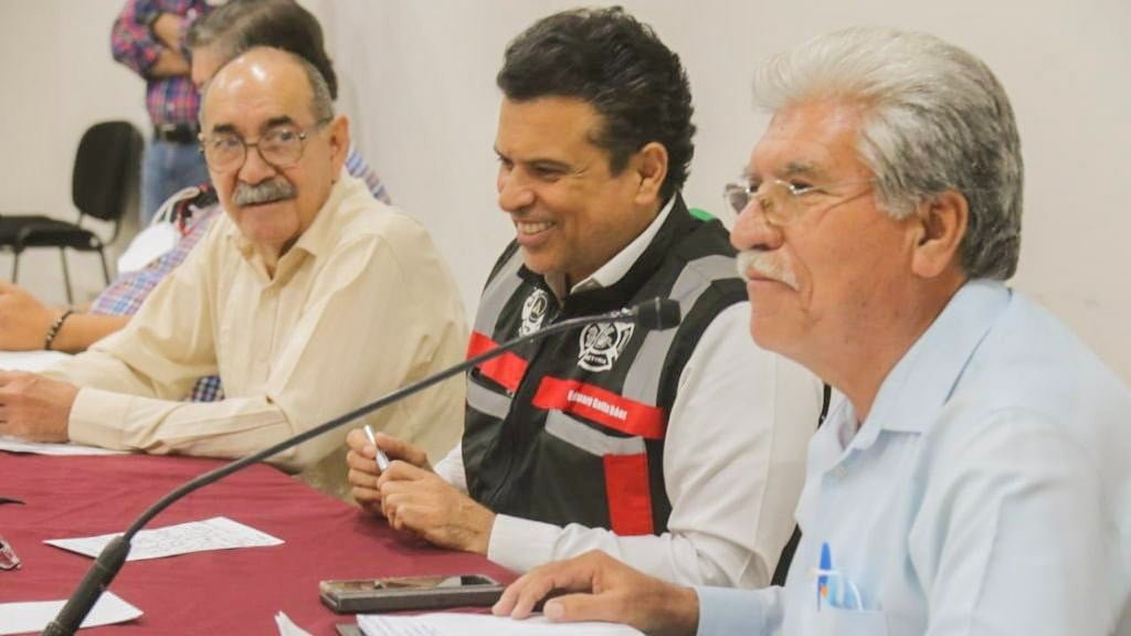 Se reúne alcalde de Victoria Lalo Gattás con dirigentes de sindicatos