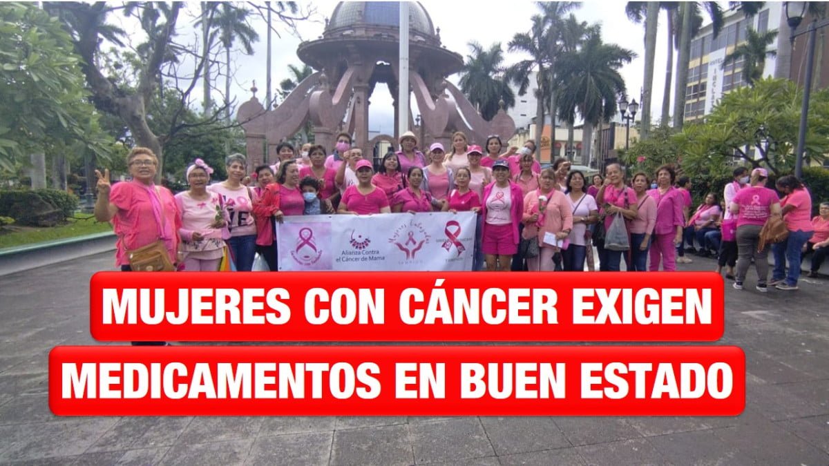 Marchan mujeres con cáncer para exigir medicamentos y aparatos en buen estado