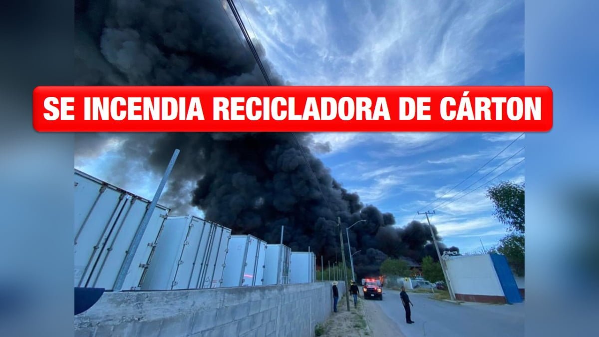 Voraz incendio pone en peligro a trabajadores en cartonera en Nuevo Laredo