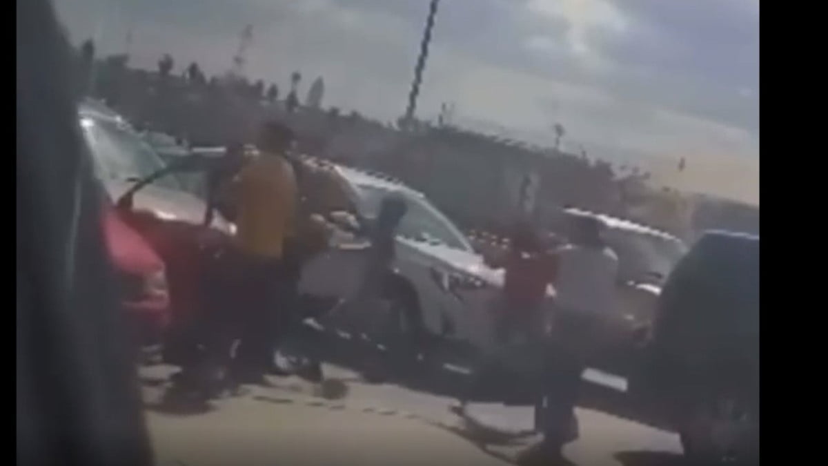 Batalla campal en Puente 2 Nuevo Laredo- Laredo, Texas