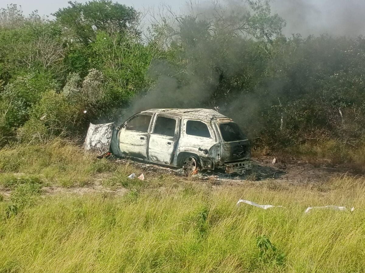 Familia resulta lesionada en volcadura