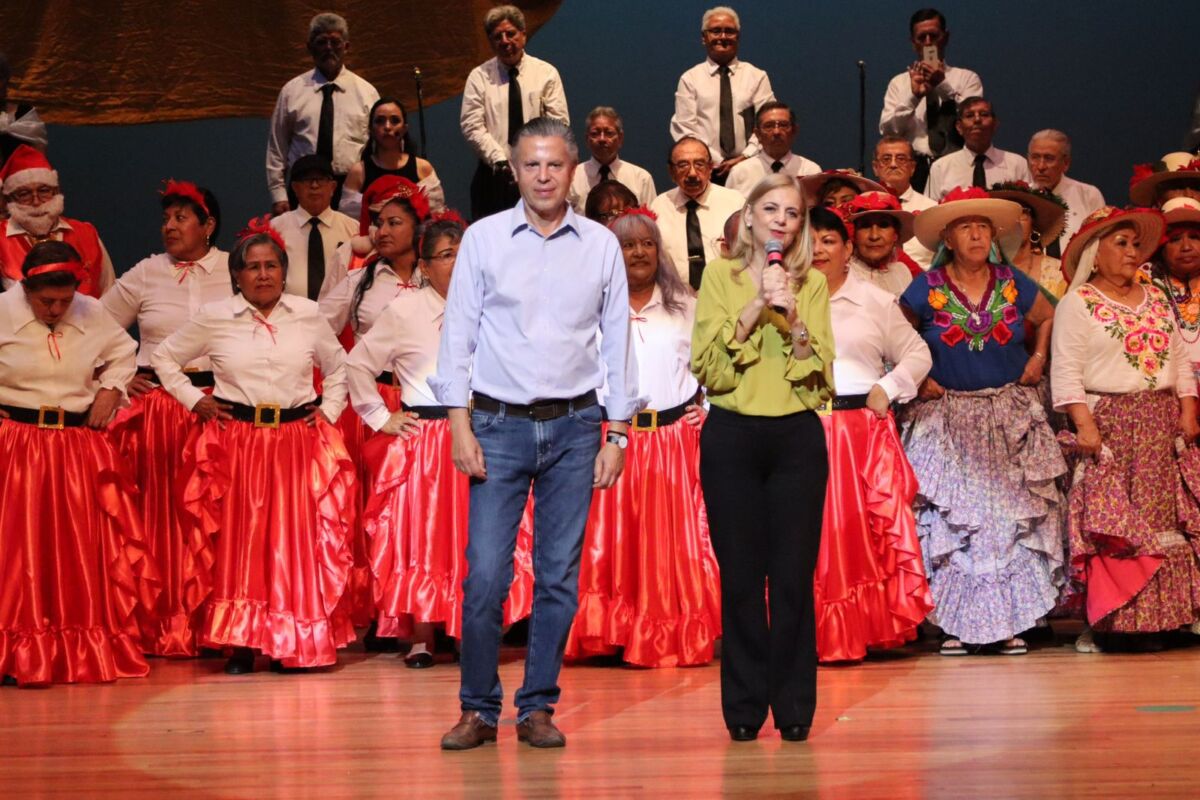 Encabezan Chucho Nader y Aída Féres Segundo Festival Navideño del Adulto Mayor