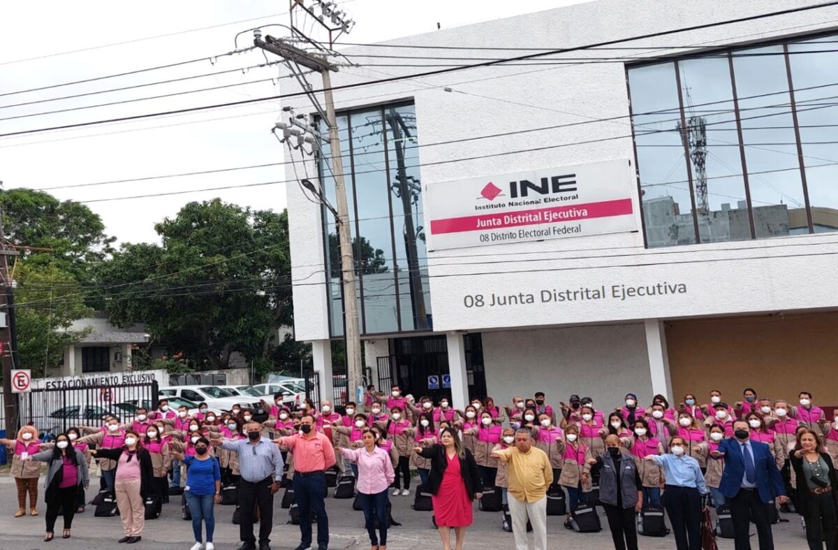 Toma de protesta al personal contratado para el proceso electoral federal extraordinario 2022-2023