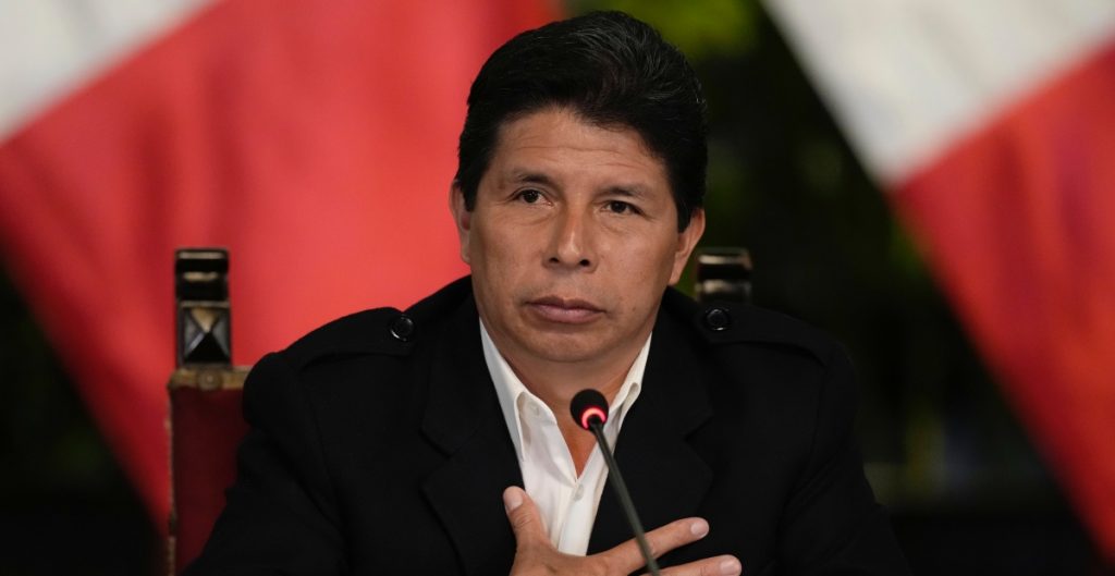 Presidente de Perú disuelve el Congreso e instaura un Gobierno de emergencia